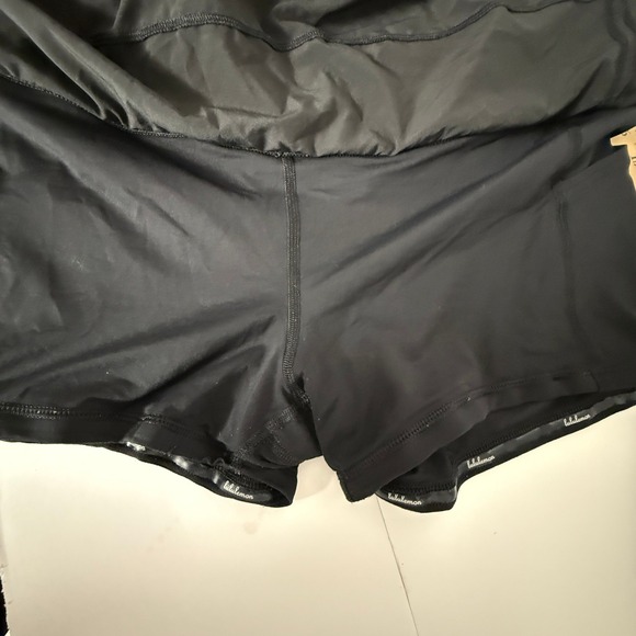 Lululemon Black Pleated tennis Athletic Skirt with Shorts Size 12 athleisure - Picture 4 of 7